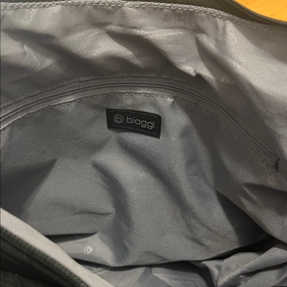 Biaggi On the Go Hobo and Zip Safe travel bag - Picture 8 of 11